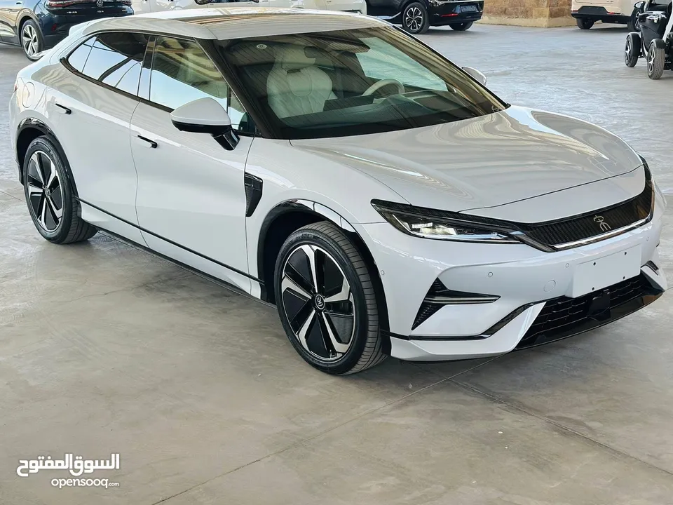 بي واي دي سونج L اعلى صنف جناح يفتح ممشى قليل 17 الف كيلو لون رصاصي داخل بيج 2023
