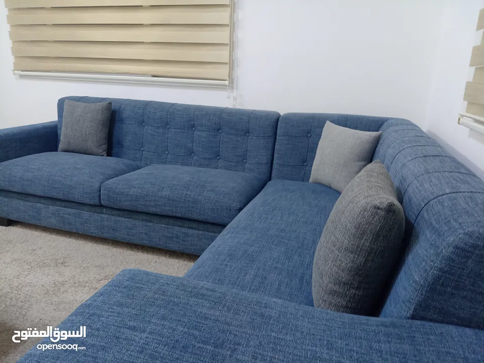 طقم كورنر مستورد امريكي بحالة الوكاله استعمال خفيف جدا للبيع بسعر مغري