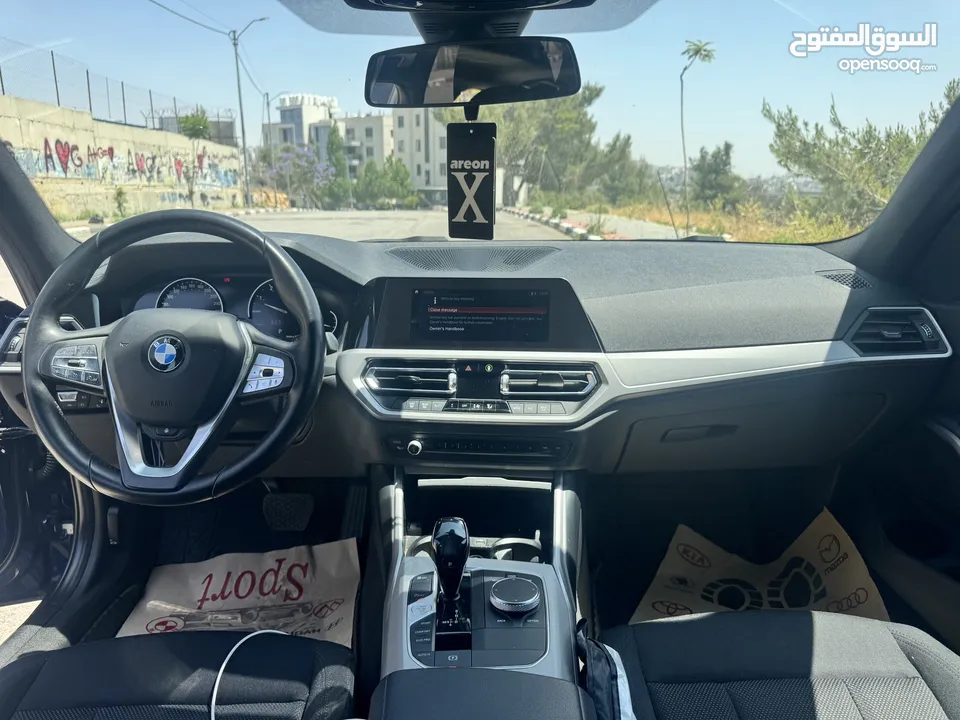 BMW 320i للبيع