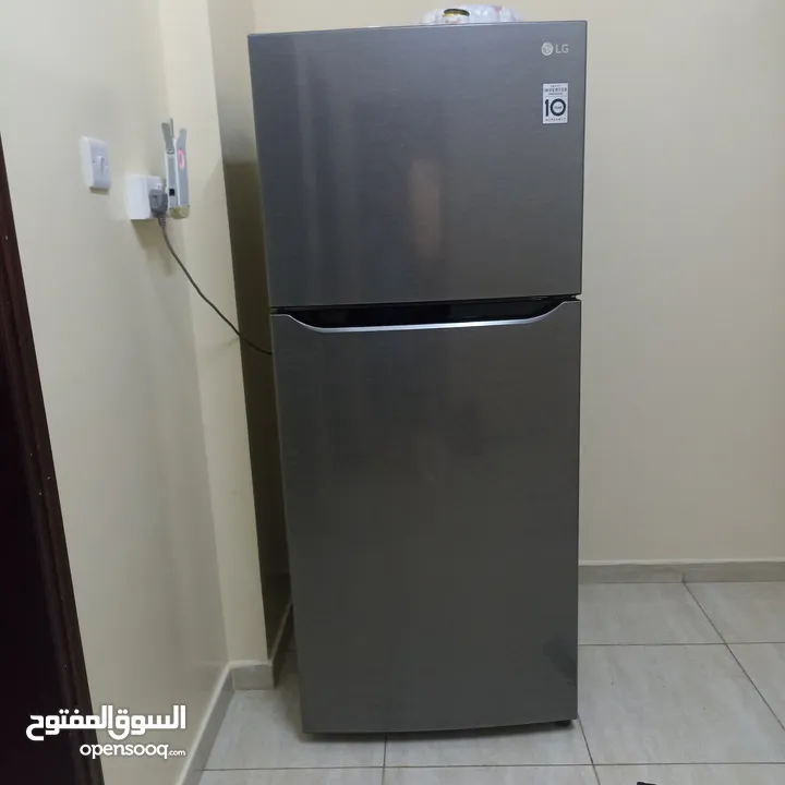 جثه ال جي نظيف وشبه جديد للبيع وبحاله ممتازه Clean, almost new refrigerator for sale in excellent co