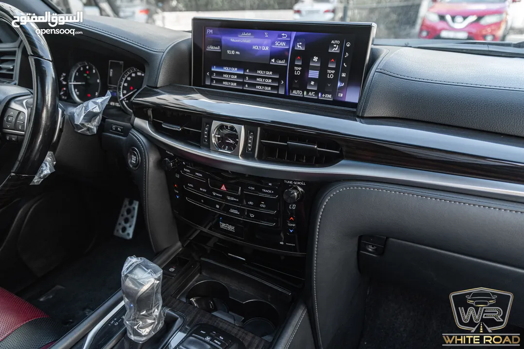 Lexus Lx570s 2019   السيارة وارد الشركة و قطعت مسافة 123,000