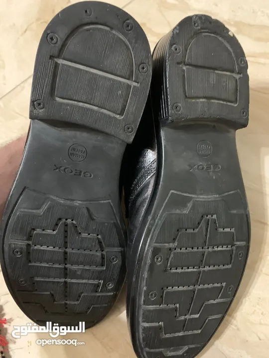 “حذاء Geox”