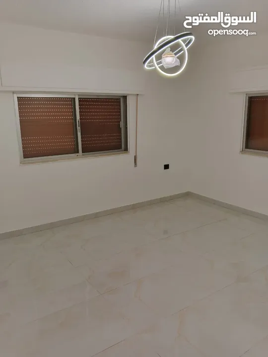 شقه فارغه للايجار سوبر ديلوكس  ام اذينه اجمل مناطق الاجره 400