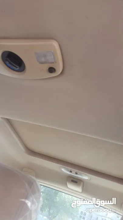 سيارة كاديلاك نوع SRX موديل 2006 بحالة جيدة جداً تتميز بداخلية نظيفة جداً