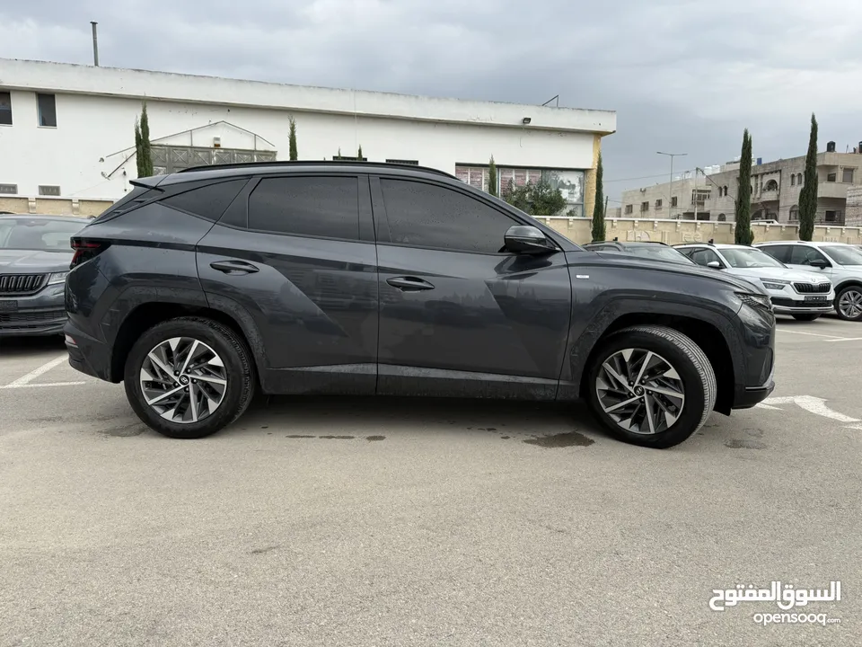 هونداي توسان ترخيص 2021 محرك 1600 بنزين+بطاريه مساعده دفع 4*2 جير أوتوماتيك 180 حصان