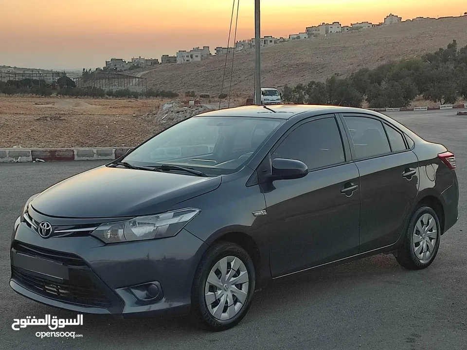 تويوتا يارس 2016 بحاله ممتازه جدا ماتور 1600 جير اوتوماتيك بسعر مغري جدا