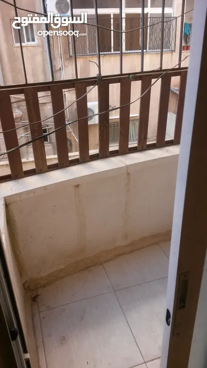 ستديو مفروش للإيجار بالقرب من اشارة النسيم  وبسعر منااسب وقريبه على كل الخدمات  للجادين التواصل