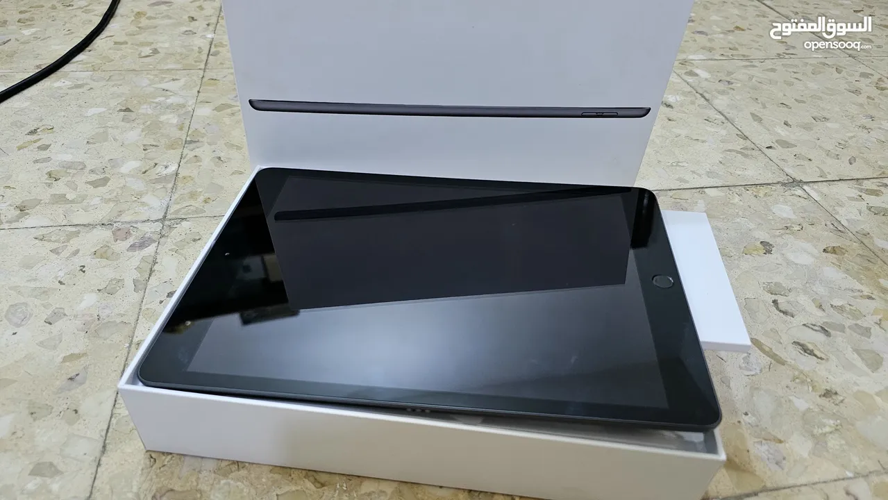 للبيع ipad 8