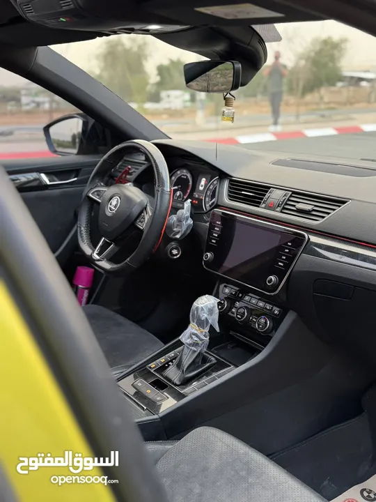 سكودا سوبيرب بنزين 2*4 مطور 2000 فل مع بنوراما