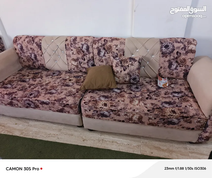 اثاث منزل بحالة الوكاله وأجهزة كهربائية