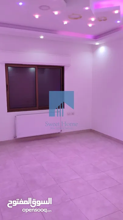 شقة أرضية فاخرة للبيع في الجاردنز  - خلف جريدة الرأي 185م مع ترسات 110م تشطيب سوبر ديلوكس
