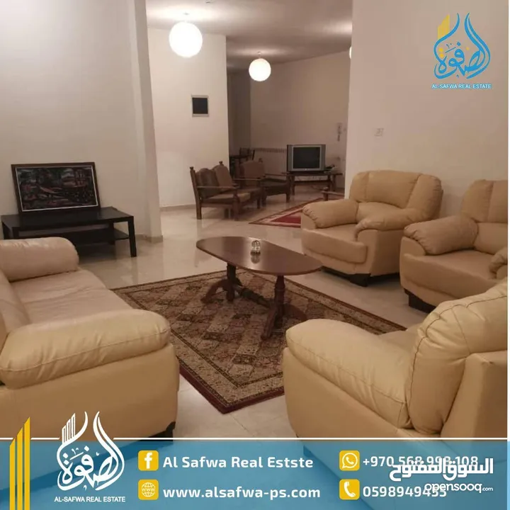 شقه مميزة موقع استراتيجي بوسط البلد دقيقه من دوار الساعة قريبه من كل الخدمات هادئه معزوله عن الفوضه
