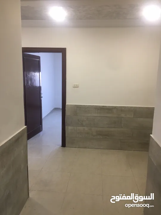 شقه طابق 3 مخدوم مصعد عماره عائلات بالكامل واغلب السكن مالكين تشطيب سوبر ديلوكس مسطح 150