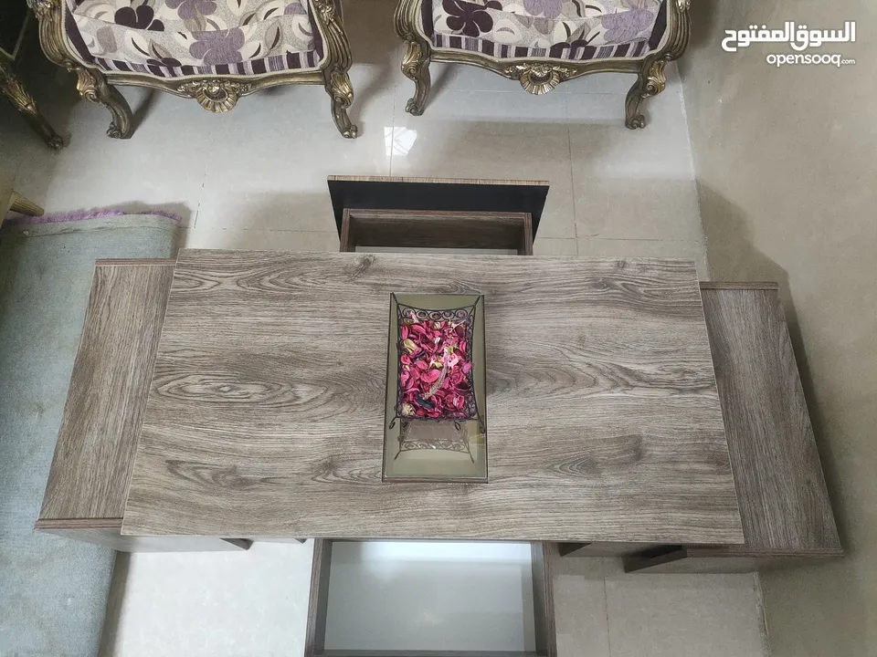 طاولة شاشة +خزانة أحذية +طاولة مجلس+اربع قطع جانبية