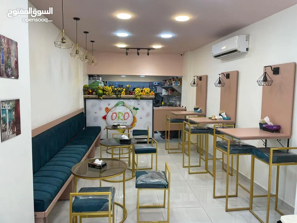 عدد محل عصير كامل متكامل  بحاله لجديد والسعر ما يرضي الله البيع كامل. كلو بحاله الجديد