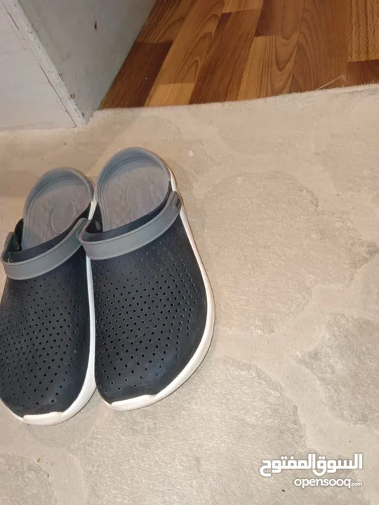 حذاء كروكس اصلي للبيع   Original Crocs shoes for sale