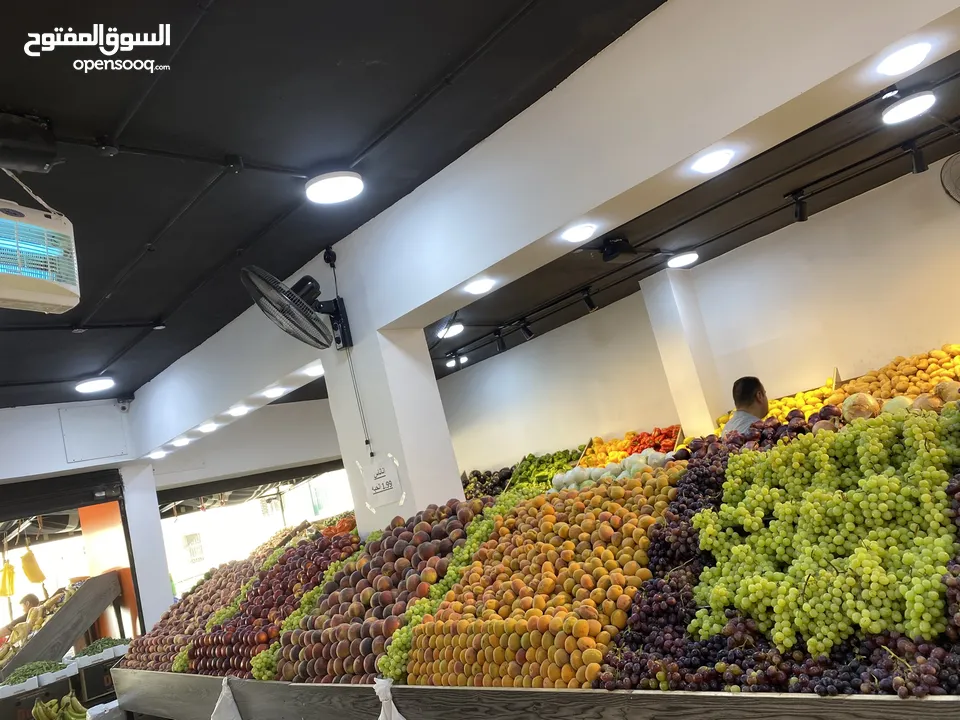 ستاندات وفروش خضار وفواكة للبيع استعمال بسيط للبيع