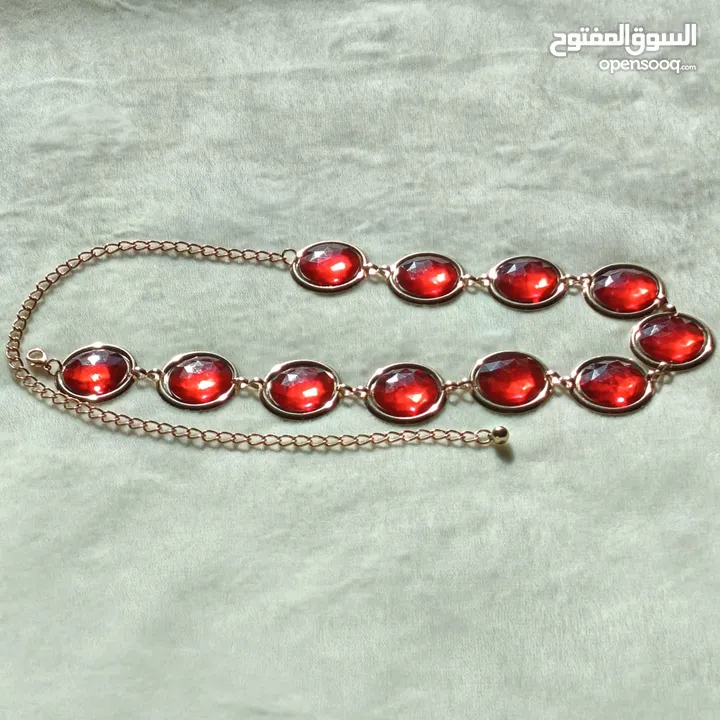 حزام مذهّب مرصّع احمر قياس مفتوح للحفلات والسهرات والمناسبات السعيدة
