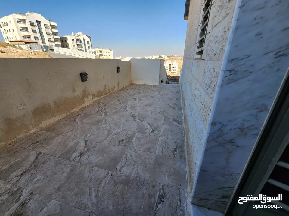 شقة أرضية للبيع في ربوة عبدون - 14194