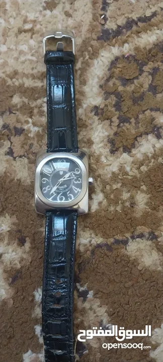 ساعات رجاليه بحاله جيده وبسعر طري