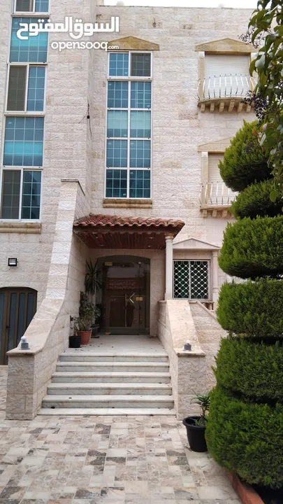 عماره عائليه خاصه طريق المطار  قرب جامعة البتراء