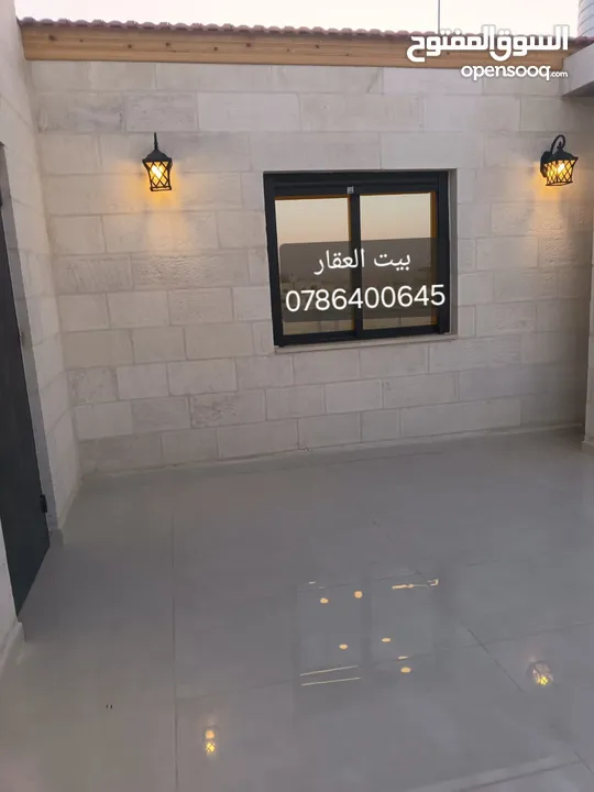 شقة فاخرة مع روف و تراس مكشوف بإطلالة بانورامية للبيع