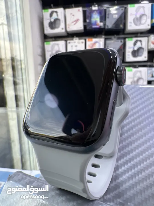 Used Apple Watch Series 6 (44mm)  ساعة ايفون الاصدار السادس قياس 44 مم مستعملة بحالة ممتازة ////////