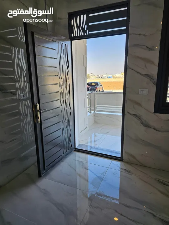 شقق سكنية للبيع / الكرك - الوسية / متوفر شقق في جميع الطوابق / تشطيبات ديلوكس و بأسعار منافسة.