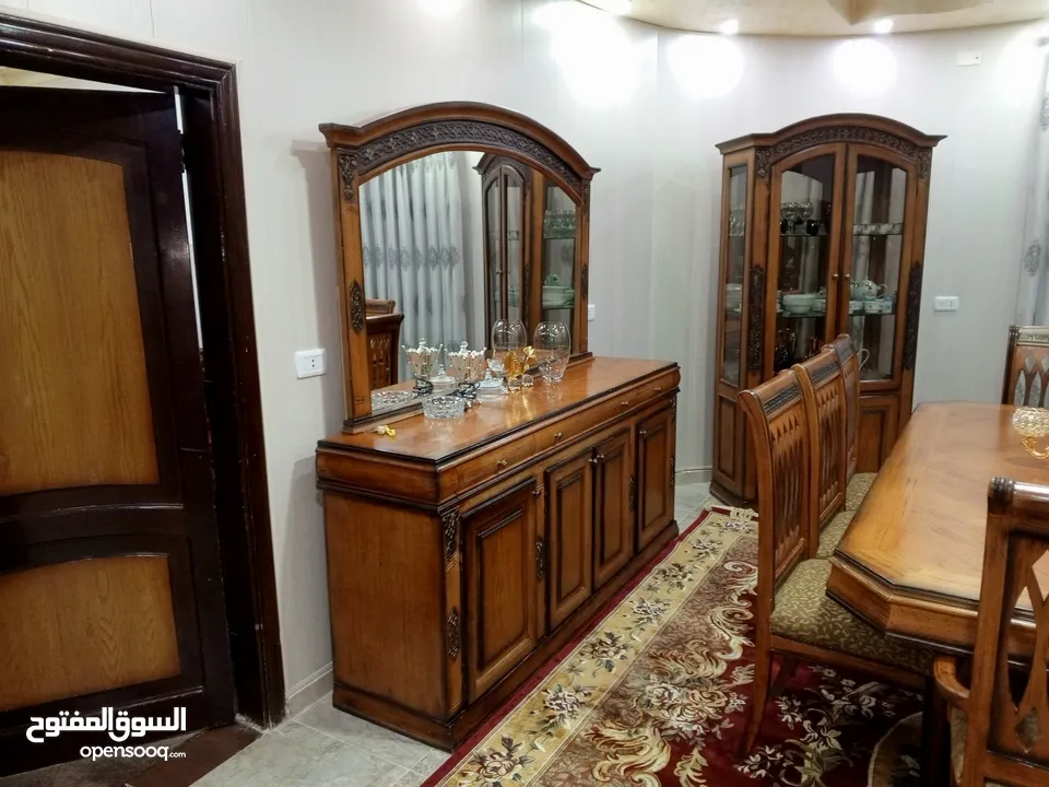 طاولة سفره بحال الوكاله