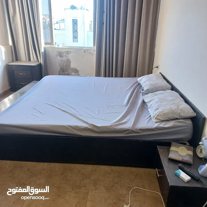 تخت مع كومدينا عدد 2 من ايكا مع فرشة فقط 35 دينار بسبب الرحيل