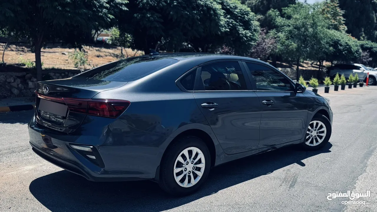 Kia cerato   Model :2019  Dohc 1600 CC  Gearbox : automatic   Colour: Gary  Inside :Black ABS Airbag