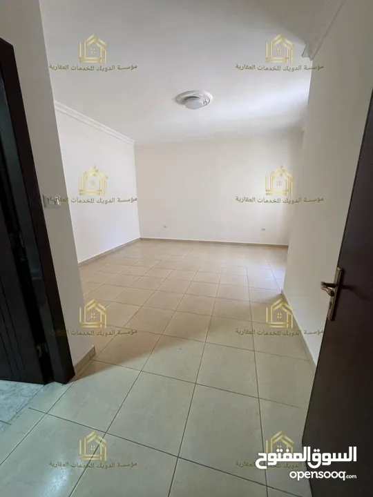 شقة مميزة - الرابية - 3نوم1ماستر - ارضية - ترس - قرب الخدمات العامة
