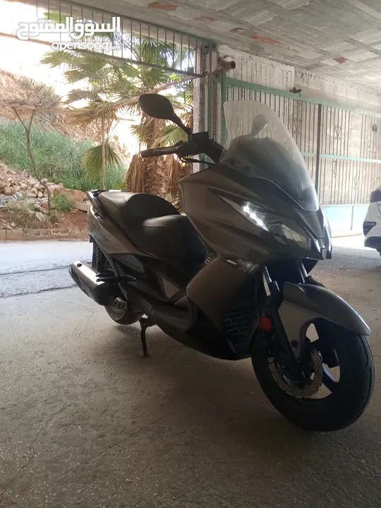 كواساكي j300