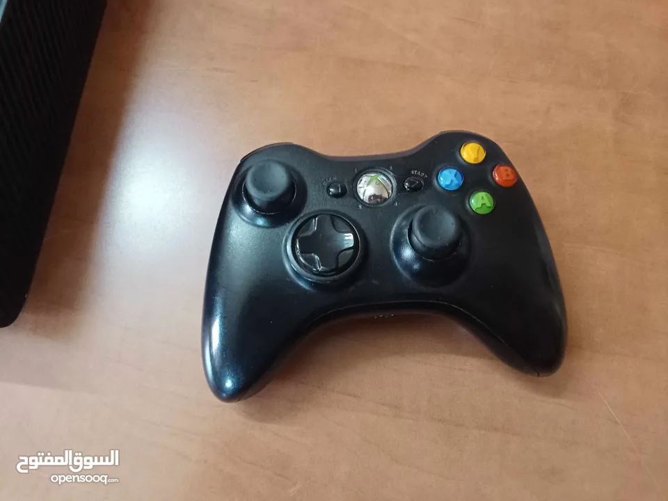 للبيع Xbox 360 مهكرة بسعر مغري 400شيكل