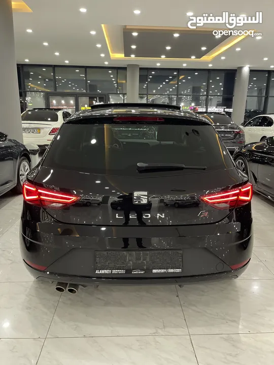 Seat leon fr // فتحة سقف بانوراما كاملة الاضافات طلاء الشركة يد صفر