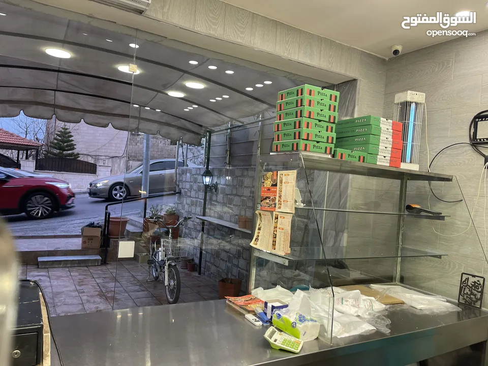 محل معجنات مع كامل عدته للبيع بخلو بداعي السفر