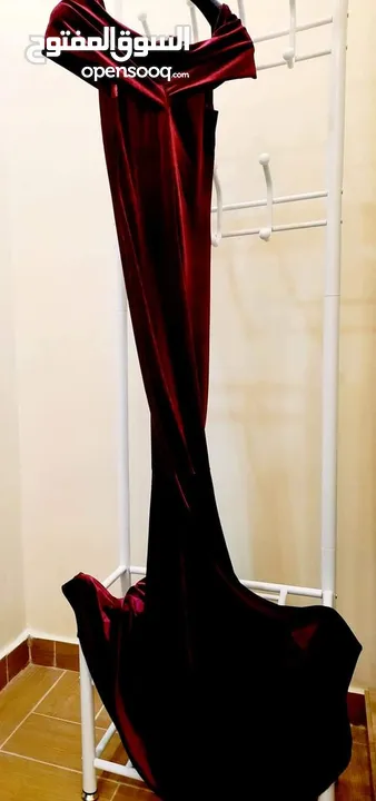 فساتين سهره مميزه جداً  لبسه واحده حجم M