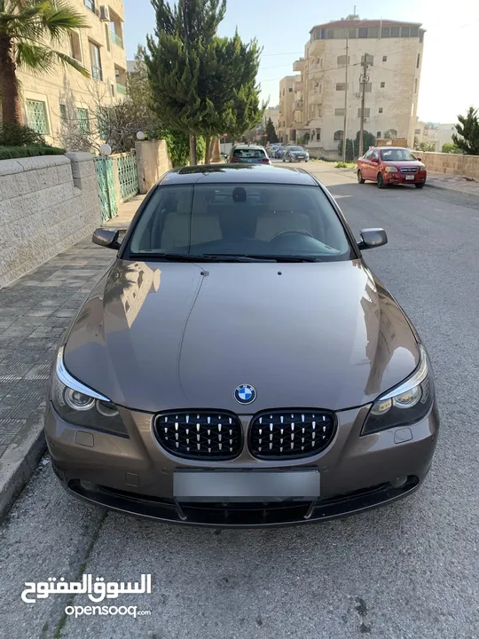 BMW E60 - لون شمباني