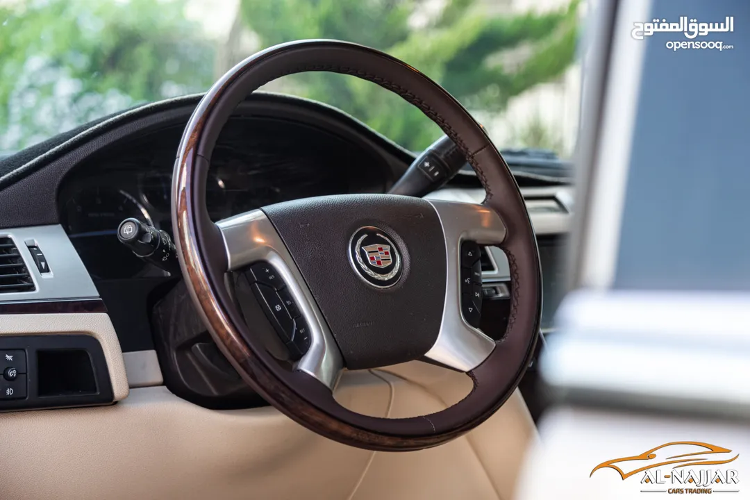 Cadillac Escalade 2008   السيارة مميزة جدا و قطعت مسافة 179,000 كيلو متر فقط