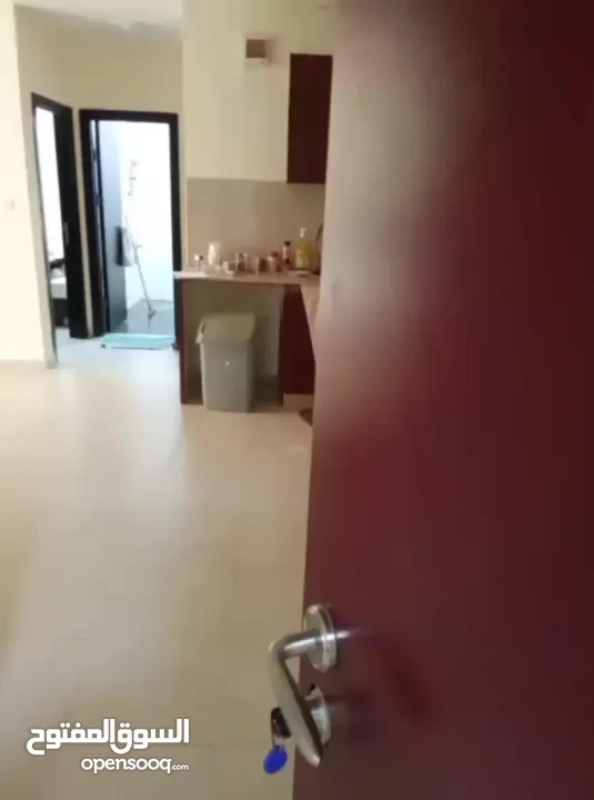 استوديو 70م للبيع