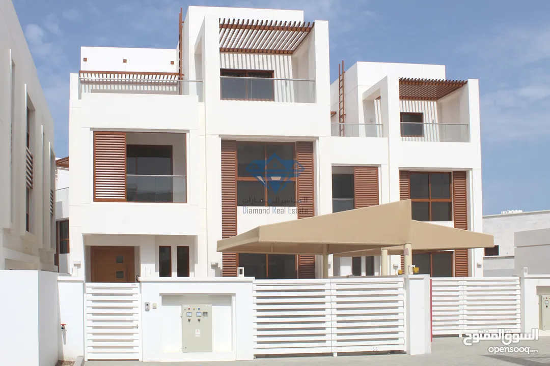 #REF810    Beautiful 4 Bedrooms+Maid room Townhouse For Rent in Rabiat al qurum