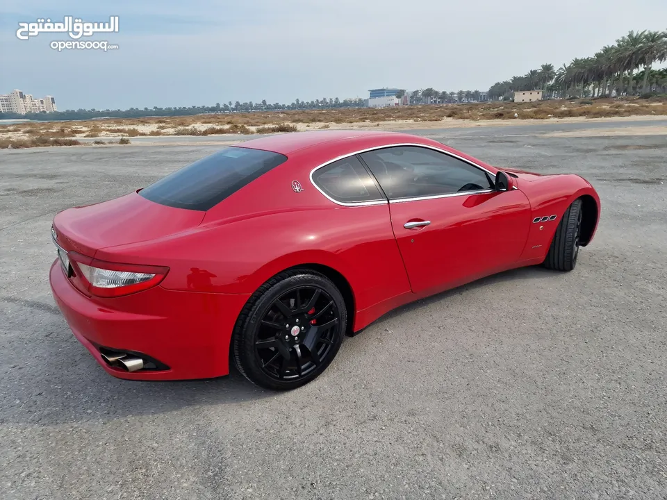 Maserati GranTurismo 2012 colour Red Racing Italian