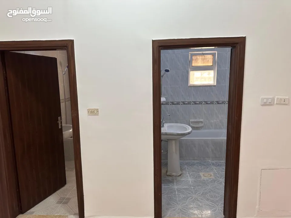بيت مستقل مكون من طابق ارضى و تسوية للبيع على دونم أرض - الكرك / ابو حمور - بجانب مديرية الزراعة