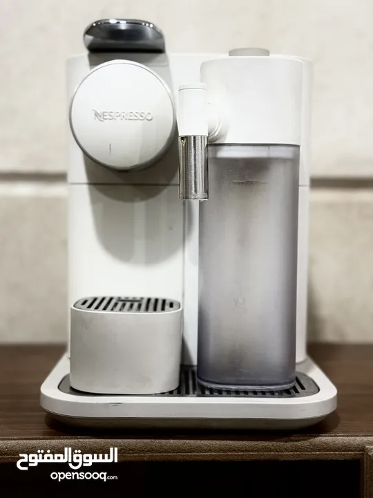 Nespresso ( Gran Lattissma ) white
