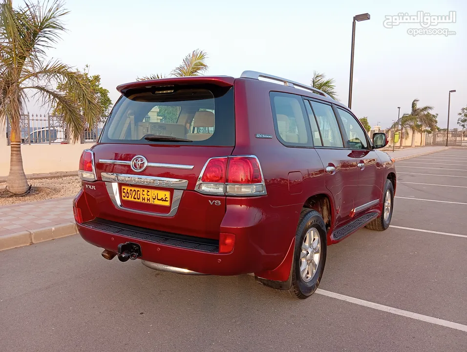 Toyota land cruiser V8 vxr gcc 2011 full option