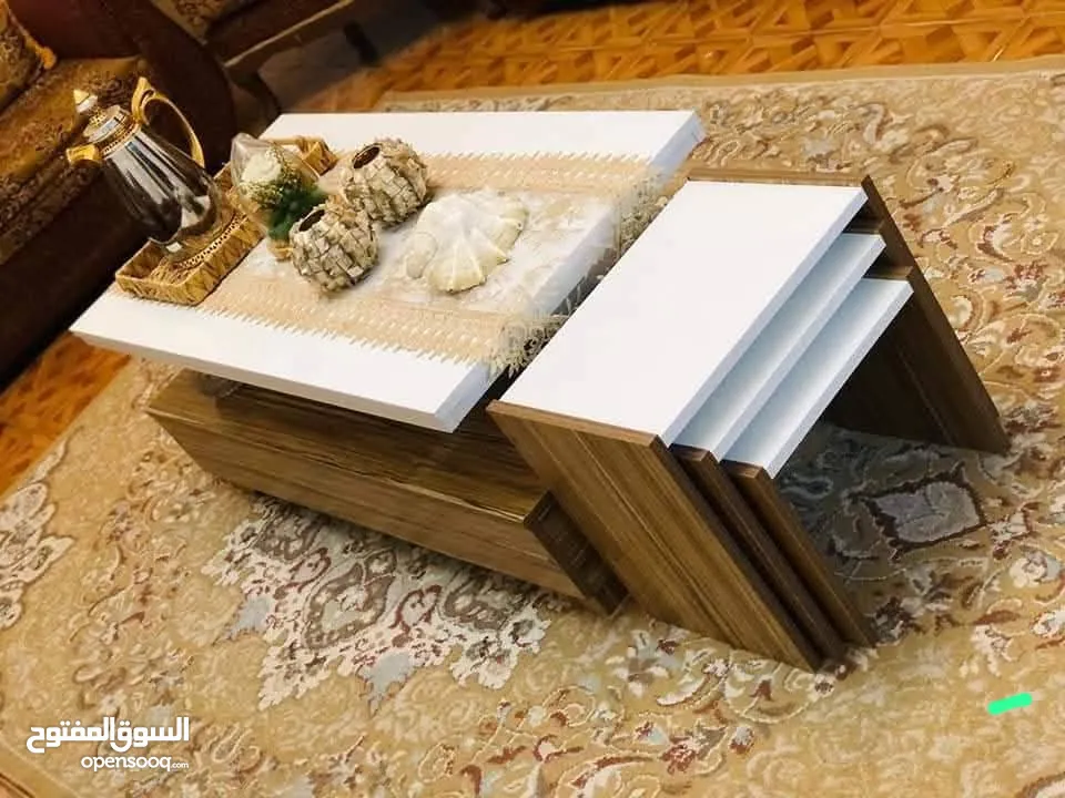 طاولات وسط مع سيرفس