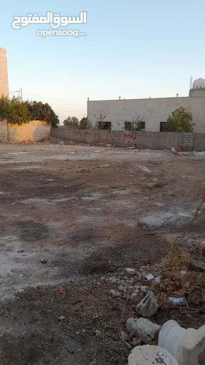 ارض في جويده حي الايمان للبيع بقرب مدارس الاوسكار العالمية التواصل واتساب للجادين فقط.