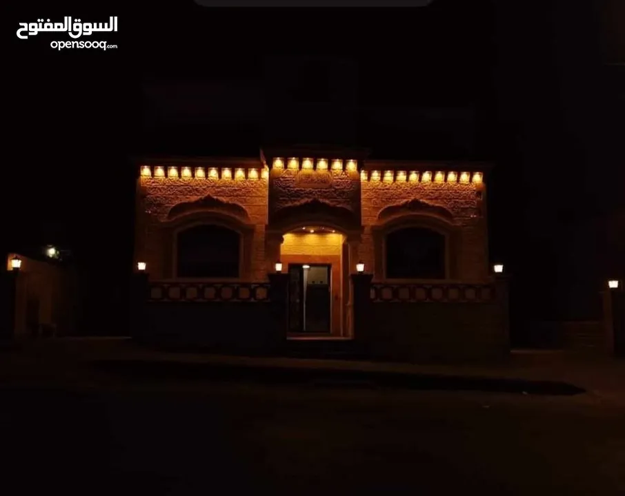 شقة غير مكتملة للبيع مع سطح المنزل كامل وحق الاعتلاء لكامل الطوابق العلوية