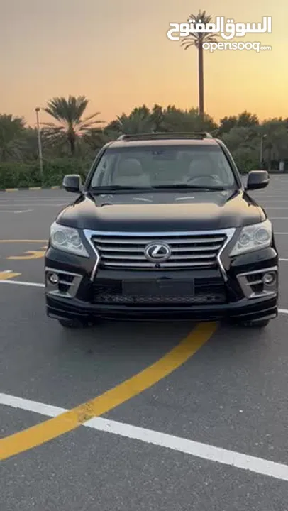 LEXUS LX 570 -GCC - very clean car