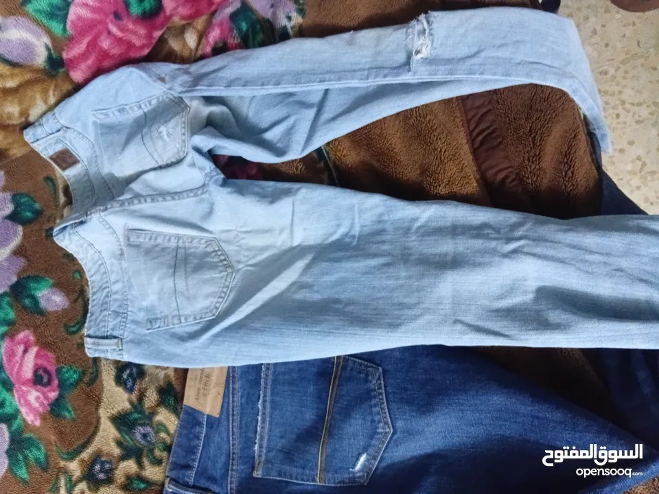 * شروة ألبسة جديدة مميزة بسعر مغري جدا _براندات/جينزات عدد 5 جديدة . اقرا الوصف